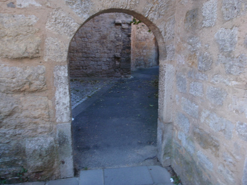 all fortress wall areas on the ground had multiple observation points.